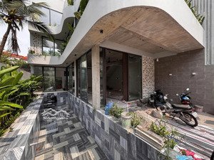 biệt thự hồ bơi mới xây! thảo điền, dt 9.5x21m công nhận 192m2 kết cấu 4 tầng, cho thuê gần 6000$