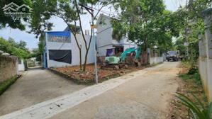 Bán lô 40m2 đất Kim Hoa - Mê Linh , vị trí Hoa Hậu . Oto đỗ cửa , giáp VD 4 thủ đô