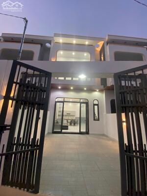 HOT...NHÀ LẦU HOÀN THIỆN SỔ RIÊNG NGAY TRUNG TÂM PHƯỜNG