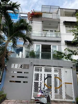 BÁN NHÀ 1 TRỆT 3 LẦU KHU CÔNG TY 8 - P HƯNG PHÚ - CẦN THƠ.