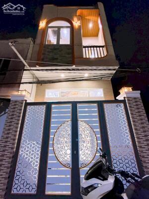 Nhà trệt lầu xây mới Full nội thất - Hẻm 11 Nguyễn Văn Linh - Gần bệnh viện đa khoa Trung Ương Cần Thơ