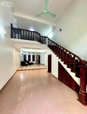 B.Á.N NHÀ HUỲNH THÚC KHÁNG 50m2, Ô TÔ SÁT NHÀ, PHÂN LÔ NGÕ THÔNG, hơn 9 tỷ