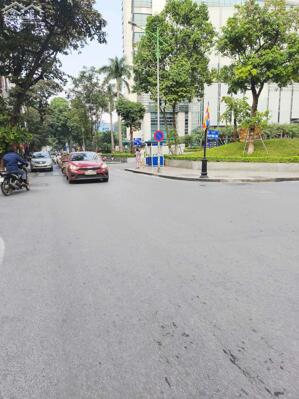 BÁN GẤP NHÀ CỬA BẮC PHỐ VIP BA ĐÌNH GIÁP RANH HOÀN KIẾM CÁCH PHỐ 30M. 9,85 TỶ