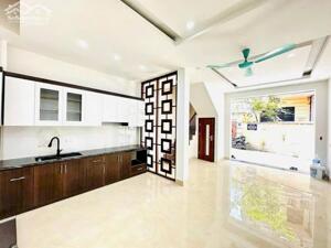 Hiếm phố Xuân La nhỉnh 11 tỷ 38m2, 5 tầng Gara ô tô, mặt tiền 5m gần Hồ Tây