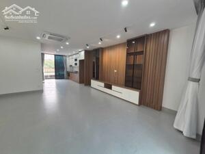 Liền kề bắc Linh Đàm thang máy kinh doanh 29 tỷ.