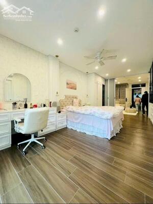 Siêu phẩm phố Đội Cấn 65m2, 8 tầng, mặt tiền 5.5m Gara ô tô trung tâm quận Ba Đình