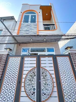 Nhà trệt lầu xây mới Full nội thất - Hẻm 11 Nguyễn Văn Linh - Gần BV đa khoa Trung Ương