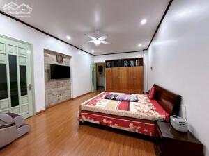 Bán nhà phố Đặng Xuân Bảng Bắc Linh Đàm kinh doanh 29 tỷ. 80m2 Nhà đẹp thang máy nội thất xịn 2 mặt phố vỉa hè