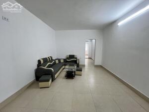 Bán căn hộ tập thể đường Hoàng Đạo Thành, Thanh Xuân, ô tô tránh đỗ chân cầu thang