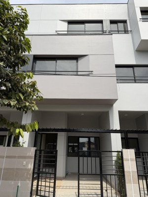 bán nhà phố đẹp trong khu compound tại đt 743, bình chuẩn, thuận an, bình dương, 4,3 tỷ, 76,5m2