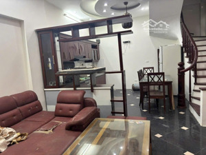 cho thuê nhà 3 tầng vào ở ngay tại thanh bình mỗ lao hà đông hà nội. dt 50m, ô tô gần nhà, ngõ rộng