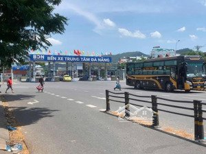 cho thuê 300m2 đất mt đường 10m5 đối diện cổng bến xe trung tâm đà nẵng.