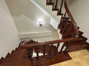 chính chủ bán giảm 2 tỷ kđt văn khê 82,5m 5 tầng mt 5m