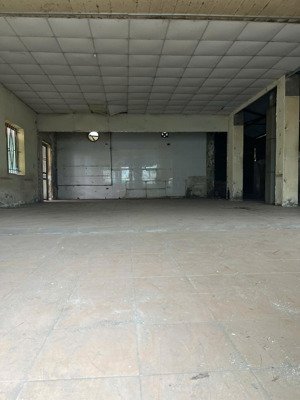 cho thuê kho xưởng cảng hà nội dt 121m2, giá 150m2, có xuất vat, điện 3fa, cont đỗ cửa