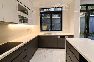 cho thuê nhà 5 phòng ngủ cao cấp ciputra | nhà mới, có thang máy riêng