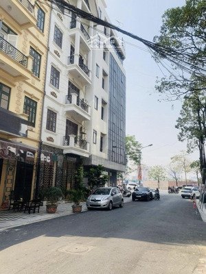 cho thuê nhà hoàng ngân - nguyễn thị định - lô góc cực thoáng 80m2 5 tầng đỗ 5 ô tô