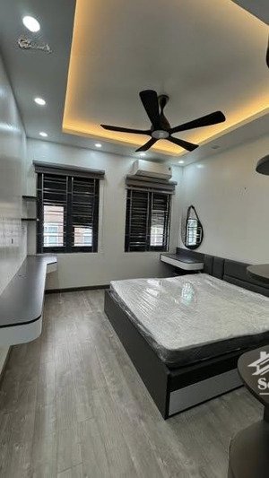 cho thuê nhà ngõ 23 đỗ quang 70m x5t ô tỗ cửa