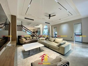 biệt thự vinhomes riverside cho thuê nội thất hiện đại, nhận nhà ở ngay