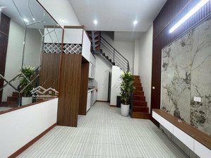 chỉ 7 tỷ sở hữu nhà bạch mai, 30m ra phố, ngõ thông, 5 tầng tặng full nội thất, sđcc nở hậu, 32m2
