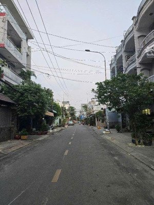 nhà mặt tiền 4 tầng, dt: 4,5x23, giá 10,x tỷ, khu phú thọ hòa-nguyễn sơn, tân phú