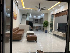 căn nhà 3 tầng siêu đẹp đường hói kiểng- nam hoà xuân lh 