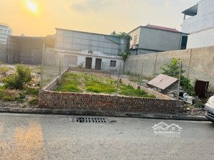 mặt đường ô tô tránh - đất nở hậu- vị trí vàng- phù hợp kinh doanh mọi loại hình