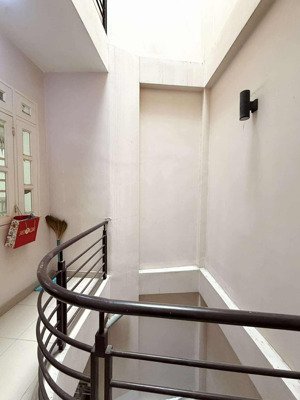 công nhận 134m2 - chínhh chủ 1 đới - hẻm xe tải tránh - thích quảng đức gần phan xích long