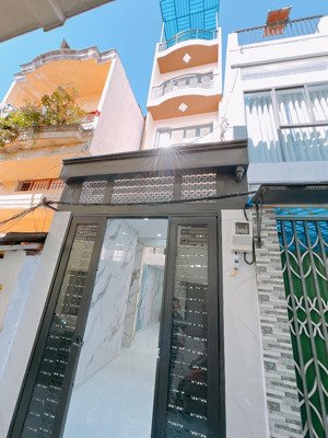 hiếm- sát mt tôn đản q4- 40m2 - 5 lầu đúc- 7pn- ko qh- chỉ 6 tỷ nhỉnh