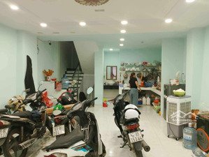 bán căn nhà ngon nhất khi vực dương quảng hàm 3 tầng 60m2 ngay xe tải chỉ nhỉnh 6 tỷ