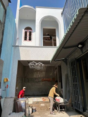 tân vạn nhà lầu trệt hoàn công dt: 65m2 (4.5m x 14.5m) đường xe hơi