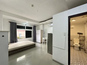 cho thuê căn hộ 35m2 cửa sổ, gần vx cống quỳnh, nowzone nguyễn văn cừ, thang máy, cho nuôi thú cưng