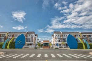 chính chủ cần bán lỗ căn nhà 3 tầng kđt sun casa tp mới , bình dương full nội thất