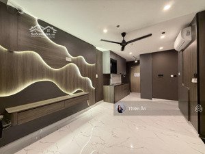 chính chủ cho thuê căn 2pn full nội thất gỗ siêu xịn the beverly solari, 10 triệu / tháng cọc 2