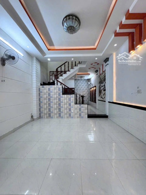 hẻm xe hơi trần xuân soạn - 93,4m2 - có kết cấu - 9 tỷ