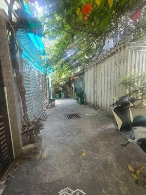 hxh đỗ cửa 3.5m - đất đẹp thẳng 1 trục ra mt lê văn lương tân phong cũ-gần 50m2 chỉ 5 tỷ