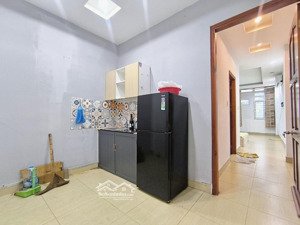 căn hộ balcony 1 phòng ngủ 1 phòng bếp khu sân bay rộng 40m2 sinh hoạt bố trí thoải mái