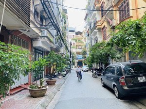 tôi cần bán căn nhà ngõ 97 văn cao đẹp nhất phố, dt 51m², 5t kiên cố, sổ chính chủ, 2 thoáng, 18 tỷ