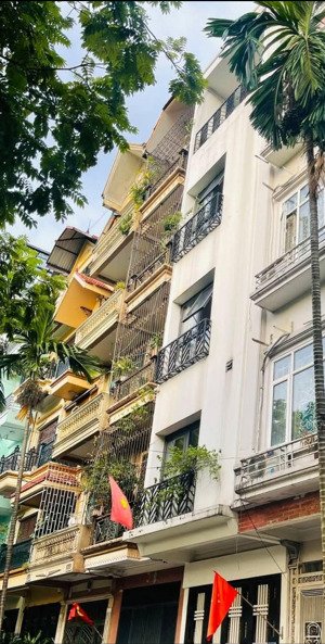 bán nhà 33/35m x 5t mặt ngõ ôtô phố ngọc thạch, kim liên. giá 12tỷ.