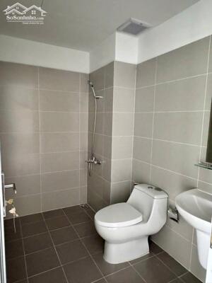 Cho thuê Âu cơ Tower căn 2p ngủ, 2wc, 80m2, chỉ 9tr/th