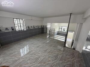 Cho thuê nhà mặt tiền đường nguyễn văn trỗi gần anh ngữ gia việt