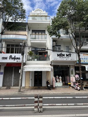 bán nhà 4 tầng mặt tiền nguyễn thị minh khai 40,68m2 kinh doanh tốt giá 10 tỷ