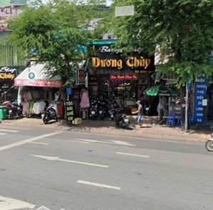 dòng tiền sẵn 150 triệu /tháng. mặt tiền lê trọng tấn , q. tân phú 5,7 x 50m nở 9,7m . giá 60 tỷ