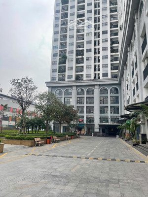 sốc! 4.5 tỷ - sở hữu lâu dài shop chân đế 2 tầng sài đồng long biên đã sẵn sổ hồng, ở được luôn