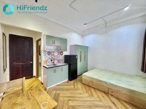 căn hộ dịch vụ 23m2 - ban công view đẹp full nội thất ngay nguyễn văn đừng q5