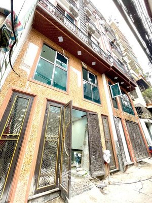 chính chủ tôi cần bán tòa nhà ccmn đội cấn- mặt ngõ thông ô tô