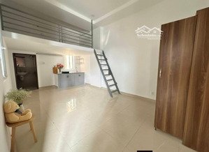 toà chdv thang máy ngay đại học hùng vương trống căn siêu rộng có gác lửng đúc cửa sổ thoáng