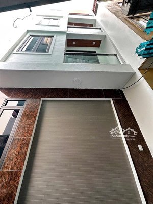 gía sập sàn cuối năm 4,5 tỷ có ngay nhà 40m2 trạm trôi chỉ 5m ra bãi ô tô - gía báo chuẩn 100%