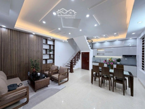 bán nhà phố võng thị, lô góc cách phố 30m, dt 55m2, 5 tầng tặng full nội thất cao cấp