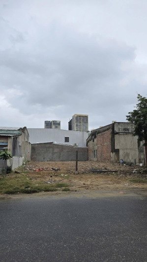 cặp đất đường 10,5m - chính hữu - 250m2 - ngang 10m -gần biển - giá chỉ 33tyx