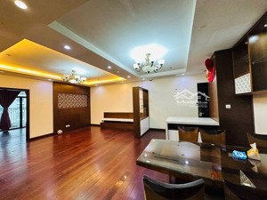 cần bán gấp căn hộ r3b royal nguyễn trãi, thanh xuân. 124m2, 2n, 2wc, nội thất đẹp, nhỉnh 18 tỷ.